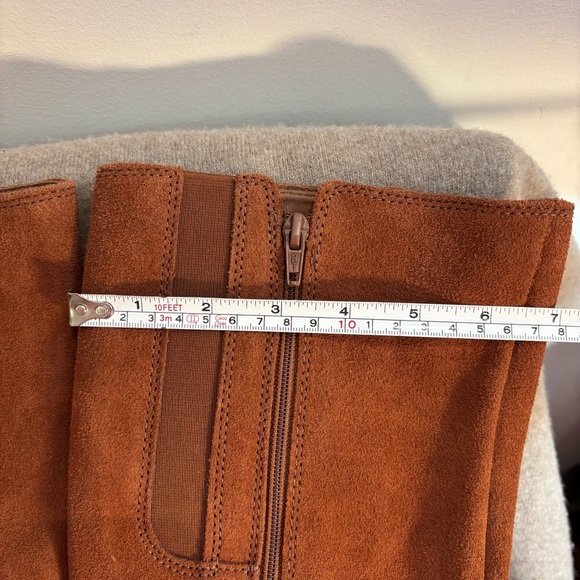 CLARKS Sz 7 Knee High Boots Cushioning to Grippy Sole Buckle Detail Zip Up - Picture 3 of 13